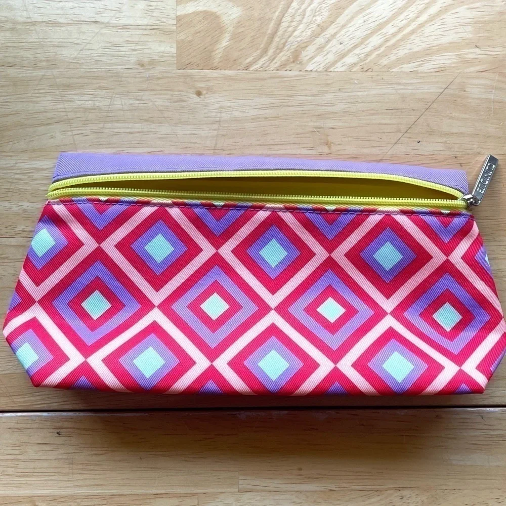 Brand New Clinique Toiletry/Makeup Bag